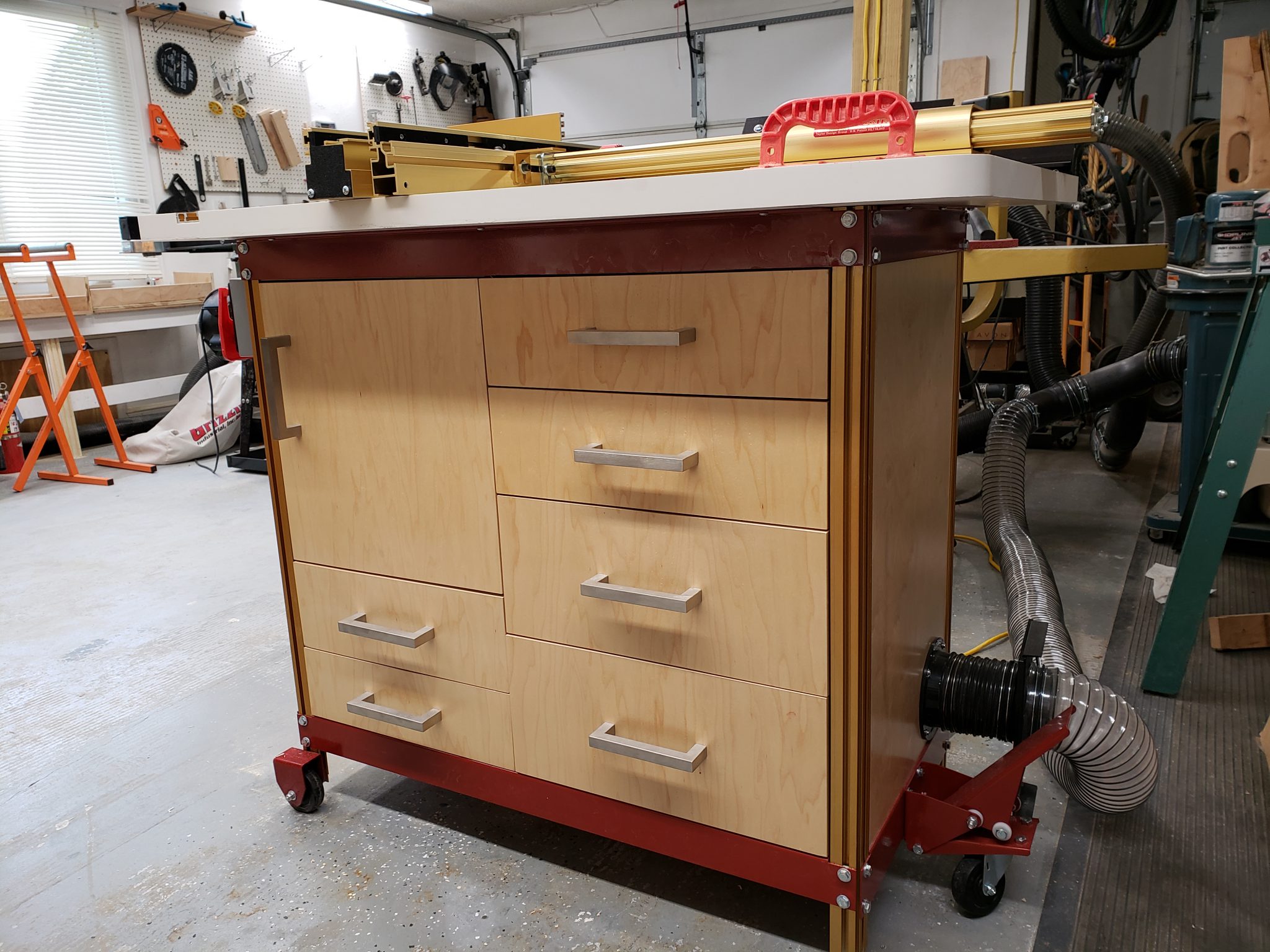 Router table cabinet for storage