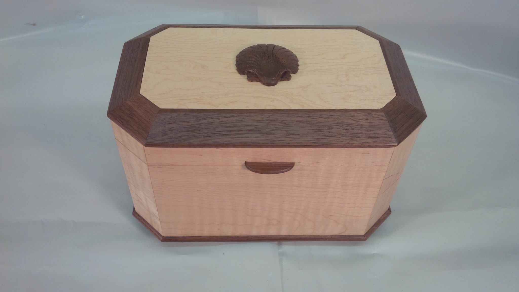 Jewelry box in Maple & Walnut