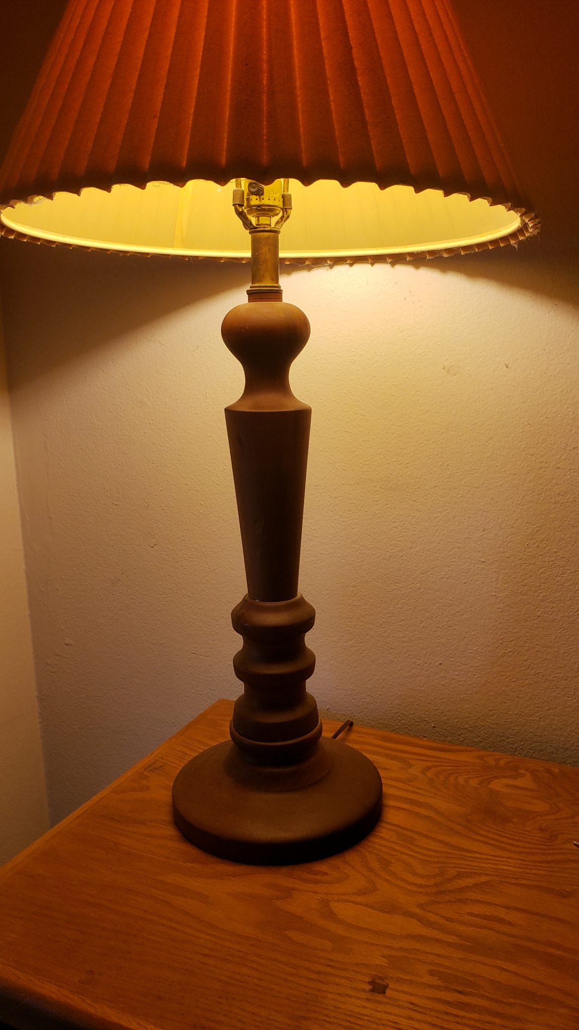 Table lamp out of redwood